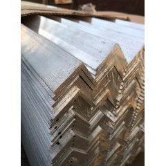 Алюминиевый уголок 20х20х3 L= 6 м АД31Т1 матовый