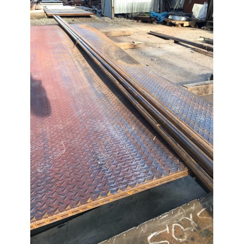 Лист стальной рифленый (ромб-чечевица) 5мм ГОСТ 8568-77