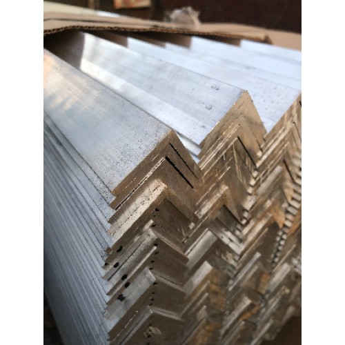 Алюминиевый уголок 100х100х10 L= 6 м АД31Т1 матовый